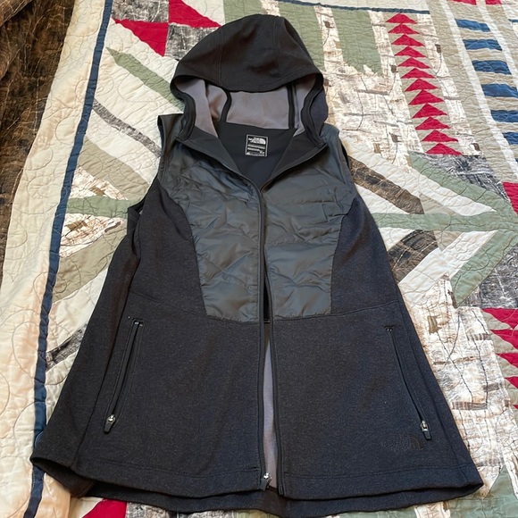 North Face Vest - Picture 1 of 3